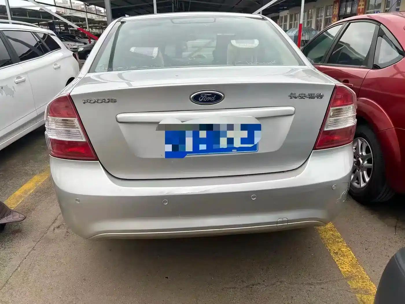 Ford Focus 2013 Sedan Classic 1.8L Automatic Basic Model — миниатюра 7