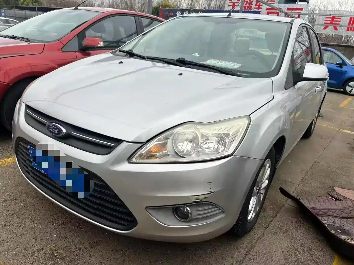 Ford Focus 2013 Sedan Classic 1.8L Automatic Basic Model — миниатюра 8