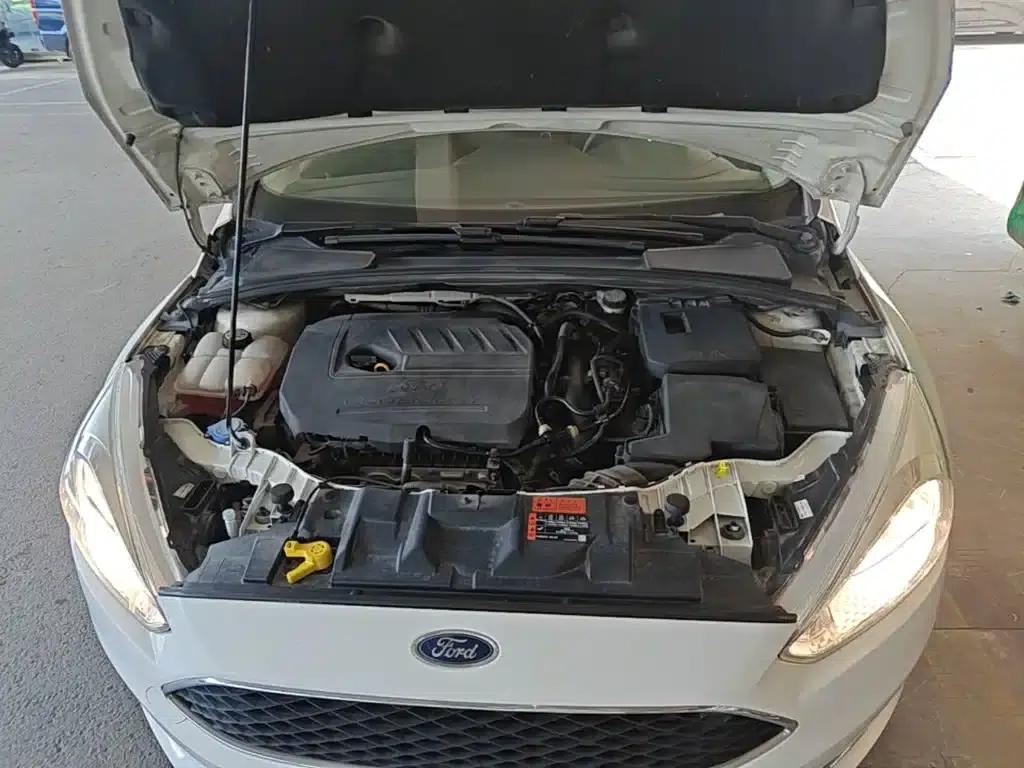2015 Ford Focus Hatchback EcoBoost 180 Automatic Elite — миниатюра 20