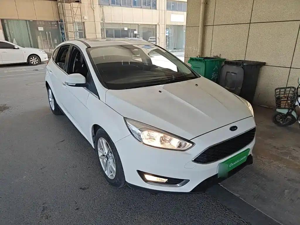 2015 Ford Focus Hatchback EcoBoost 180 Automatic Elite — миниатюра 4