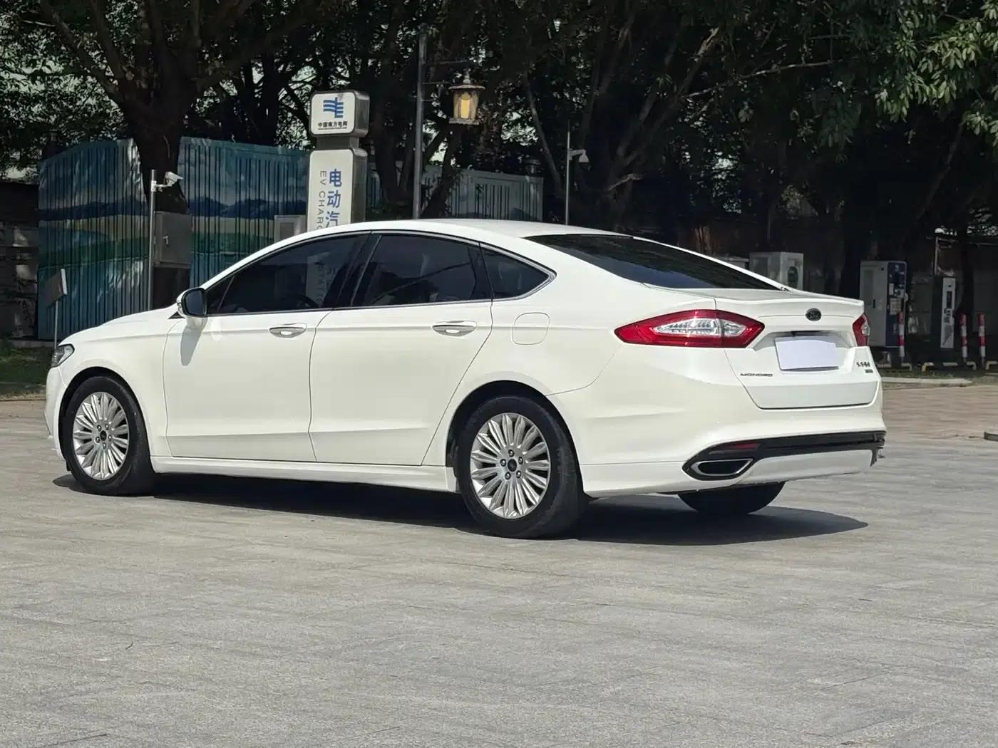 2013 Ford Mondeo 2.0L GTDi200 Fashion Edition — миниатюра 2