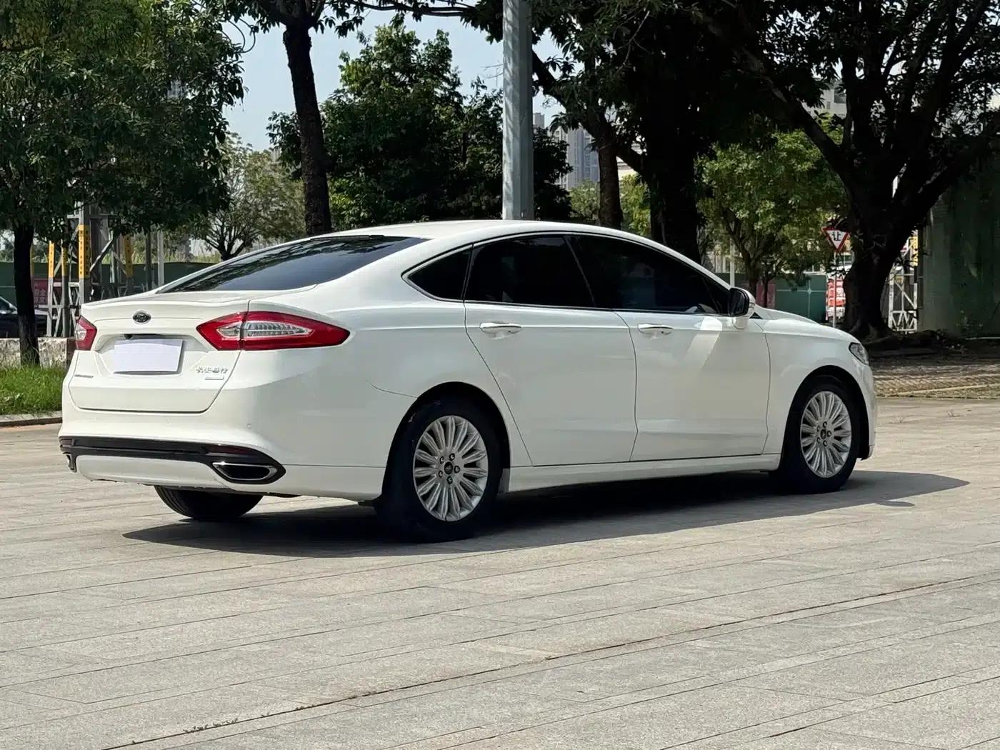 2013 Ford Mondeo 2.0L GTDi200 Fashion Edition — миниатюра 4