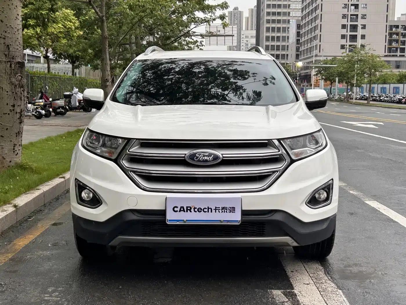2016 Ford Edge EcoBoost 245 2WD Platinum Edition 7-seater — миниатюра 2