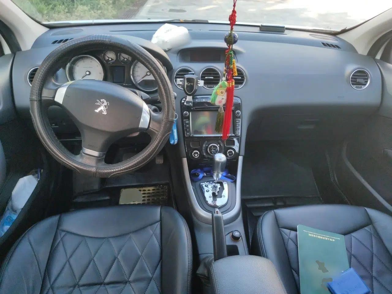 Peugeot 408 2013 2.0L Automatic Luxury Edition — миниатюра 9