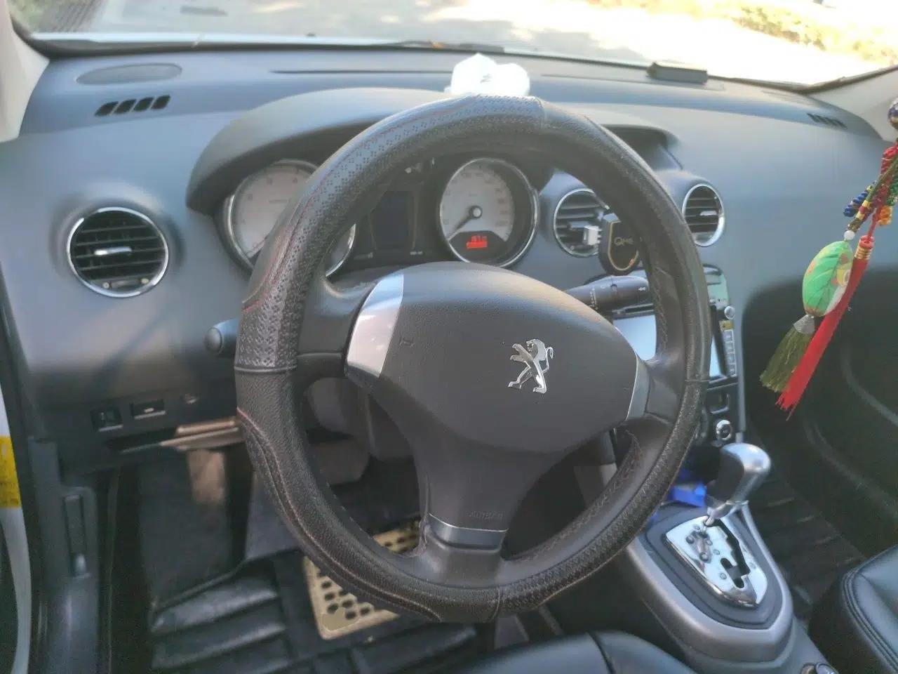 Peugeot 408 2013 2.0L Automatic Luxury Edition — миниатюра 10