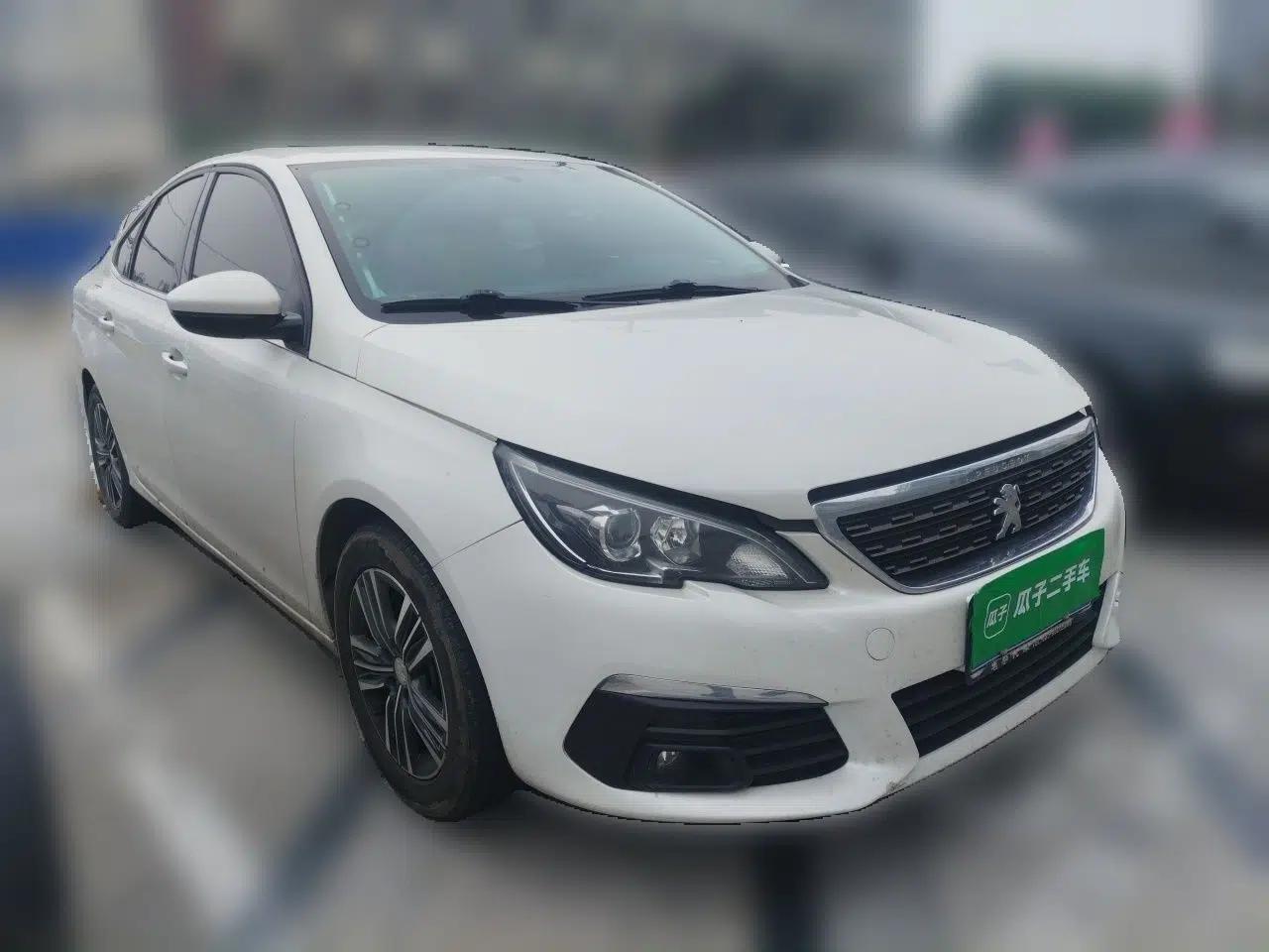 Peugeot 308 2018 1.6L Automatic Luxury Edition — миниатюра 3