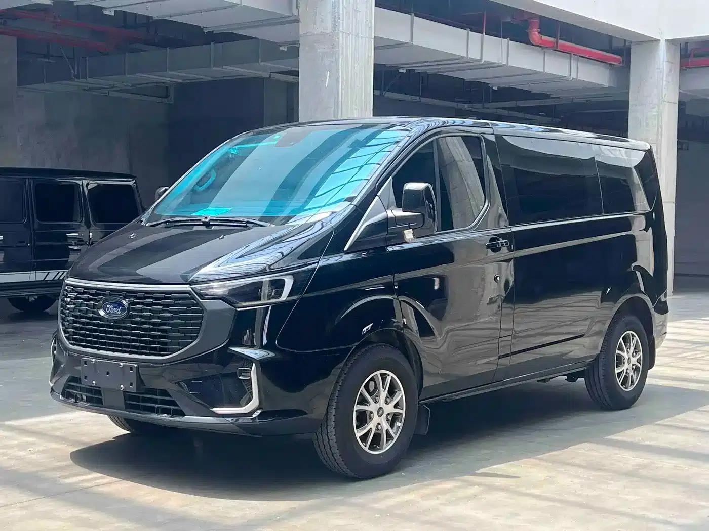 Ford Transit 2023 2.0T Diesel Automatic Commercial/Vehicle Short Wheelbase Low Roof 7/8/9 Seats — миниатюра 1