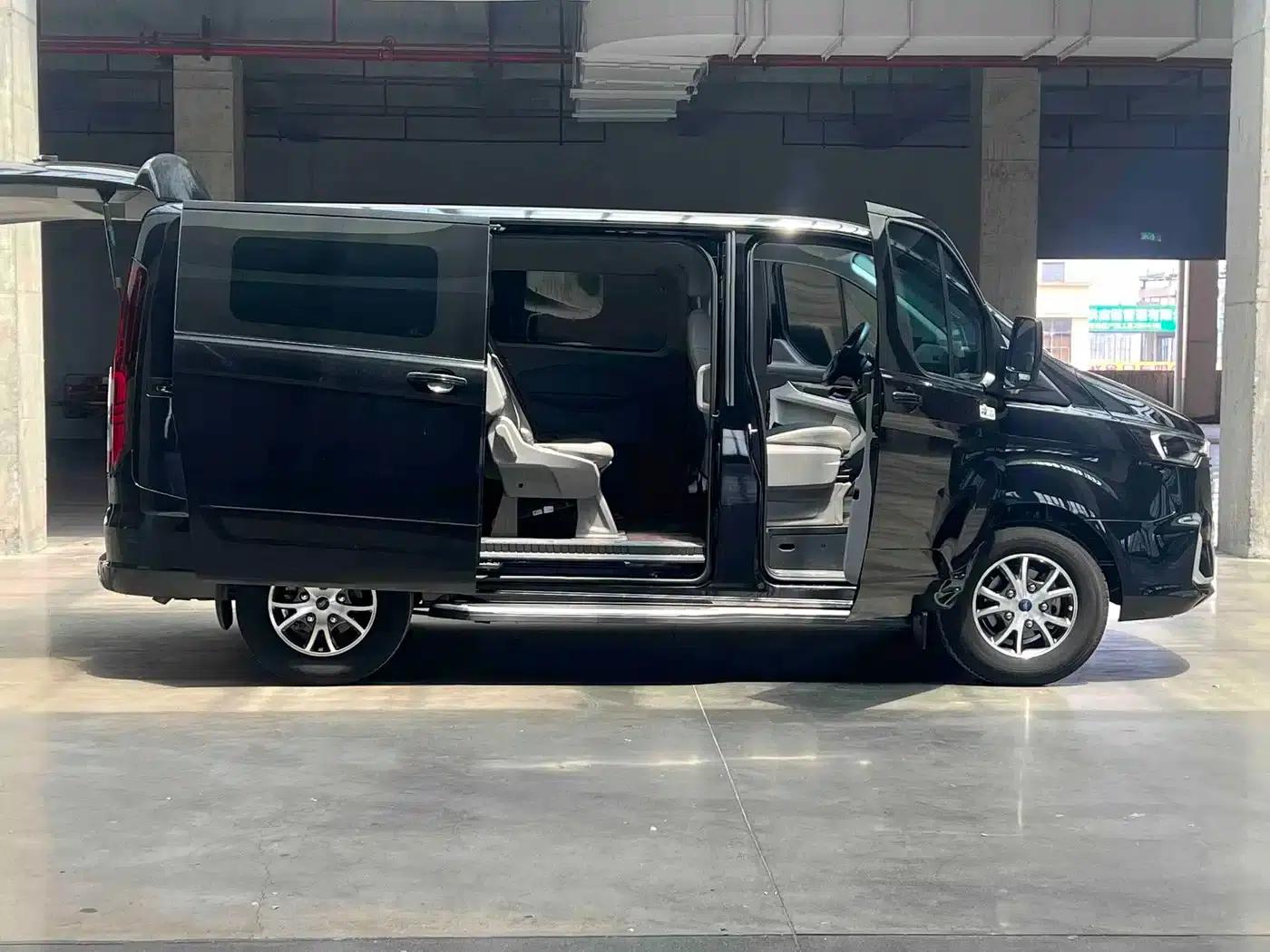 Ford Transit 2023 2.0T Diesel Automatic Commercial/Vehicle Short Wheelbase Low Roof 7/8/9 Seats — миниатюра 15