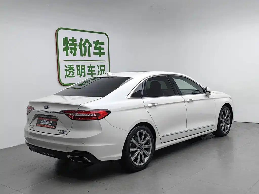 2019 Taurus EcoBoost 245 Premium Edition — миниатюра 2
