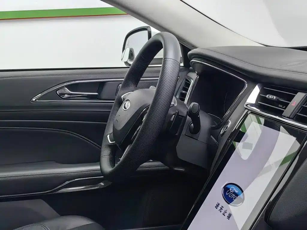 2019 Taurus EcoBoost 245 Premium Edition — миниатюра 22