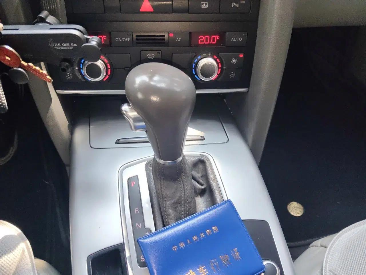 Audi A6L 2011 2.0 TFSI Automatic Standard Edition — миниатюра 14