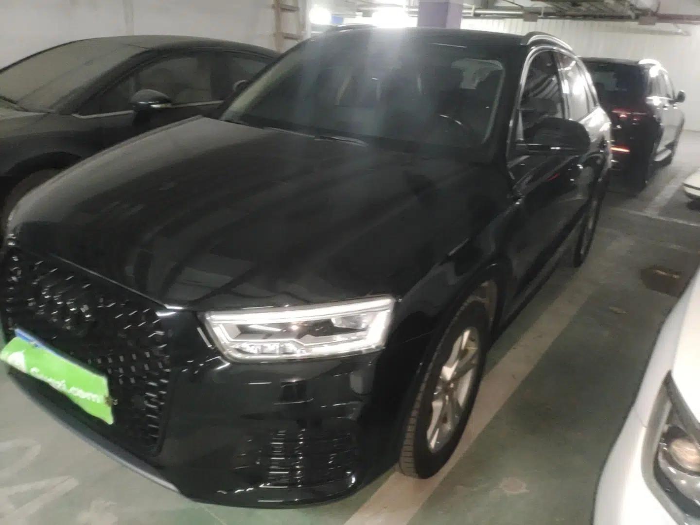 Audi Q3 2018 30th Anniversary Edition 30 TFSI Fashion Model — миниатюра 1