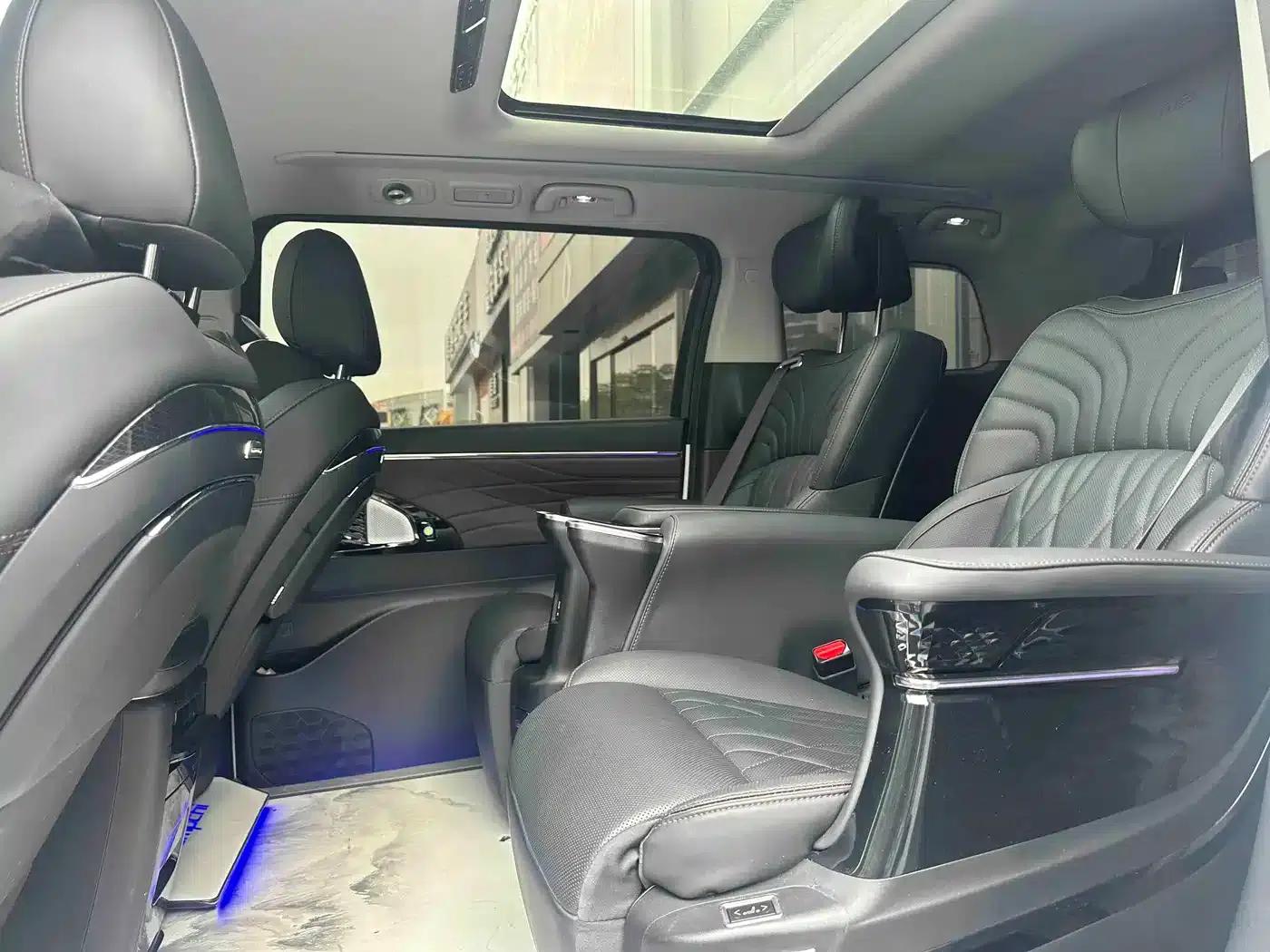 Trumpchi M8 2024 Master Series 400T Supreme Edition — миниатюра 5