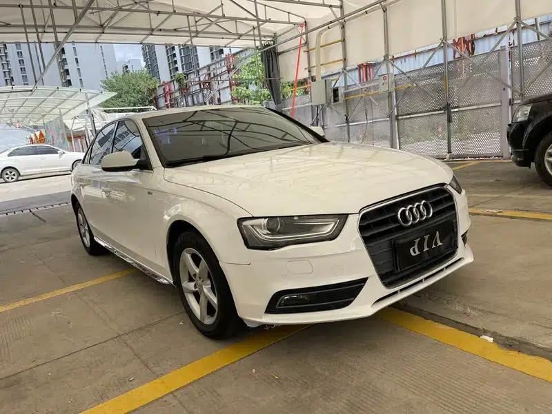 Audi A4L 2013 30 TFSI Automatic Comfort — миниатюра 3
