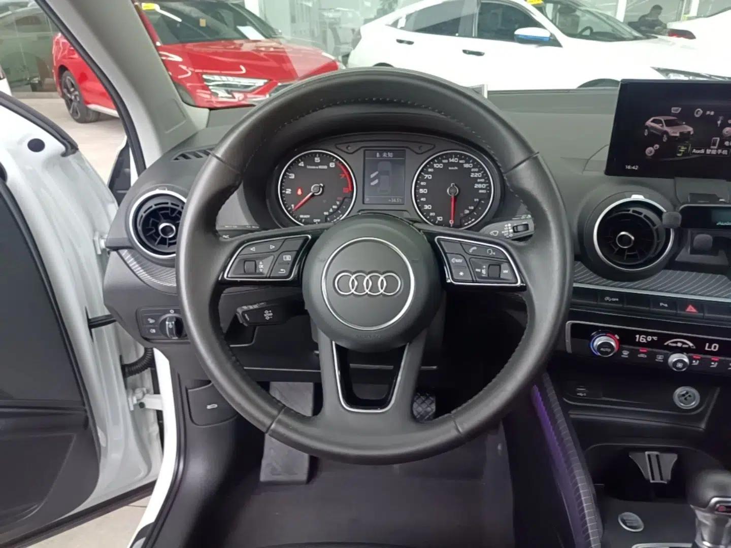 Audi Q2L 2021 35 TFSI Fashion Dynamic Model — миниатюра 13