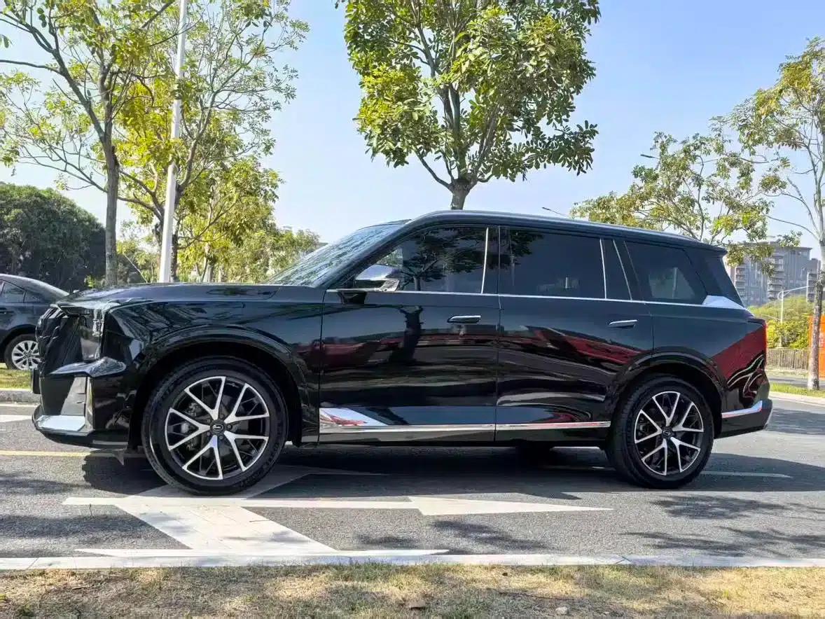 Trumpchi GS8 2022 Hybrid Series 2.0TM 4WD Premium Edition (7-seater) — миниатюра 3