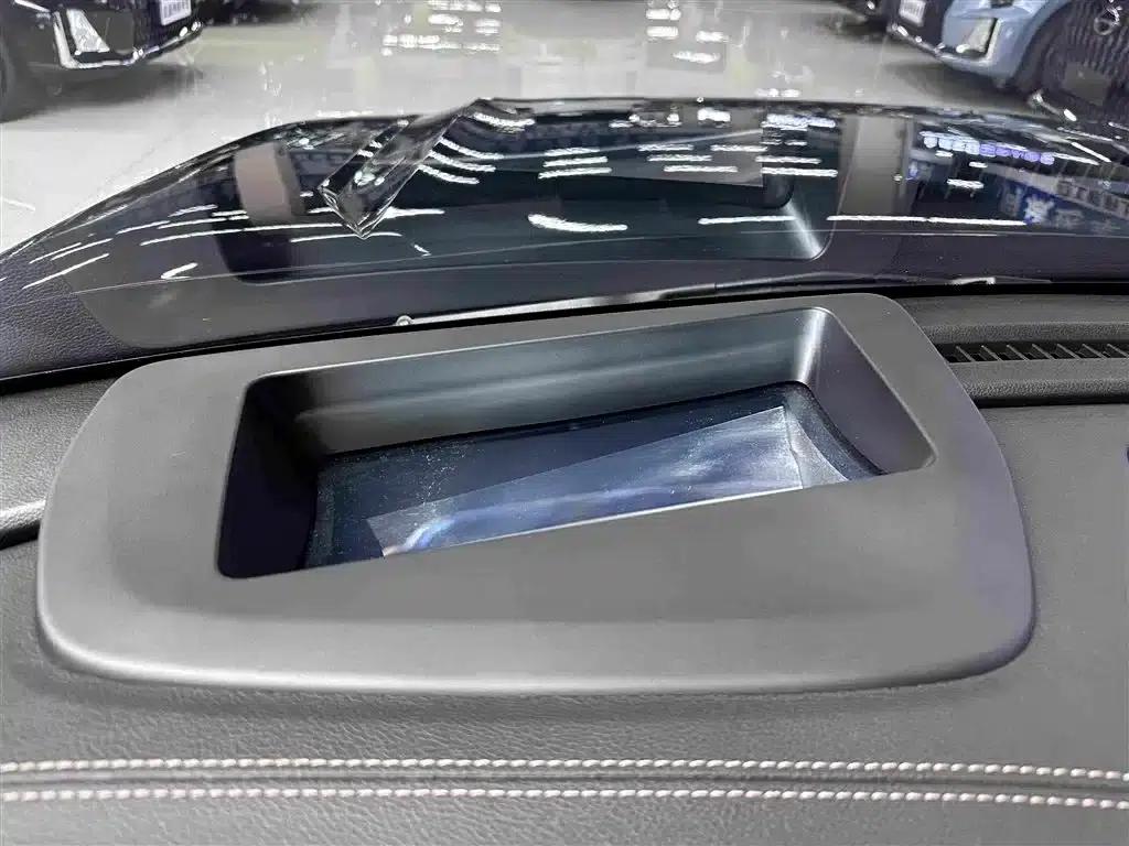Trumpchi ES9 2024 PHEV 143km New Year Edition — миниатюра 14