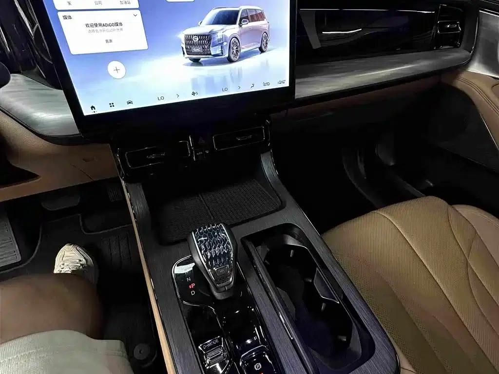 Trumpchi ES9 2024 PHEV 143km New Year Edition — миниатюра 23