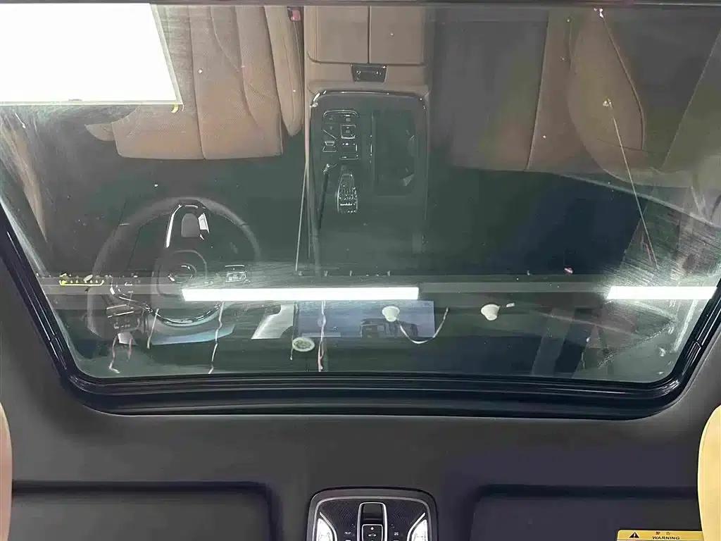 Trumpchi ES9 2024 PHEV 143km New Year Edition — миниатюра 25