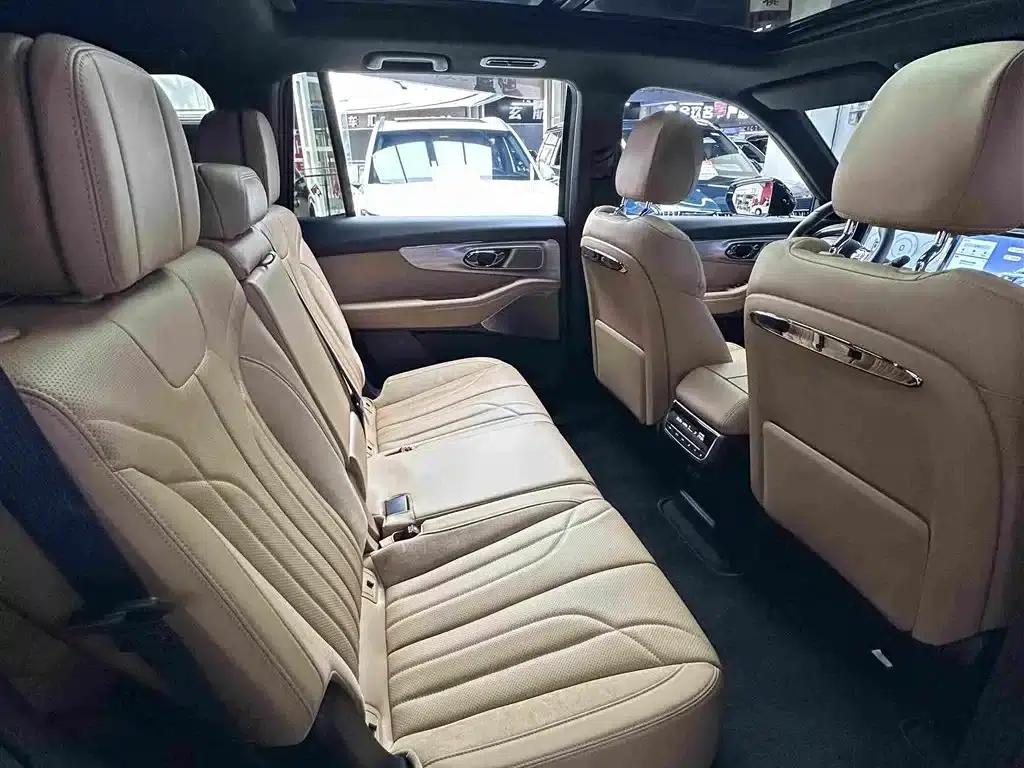 Trumpchi ES9 2024 PHEV 143km New Year Edition — миниатюра 37