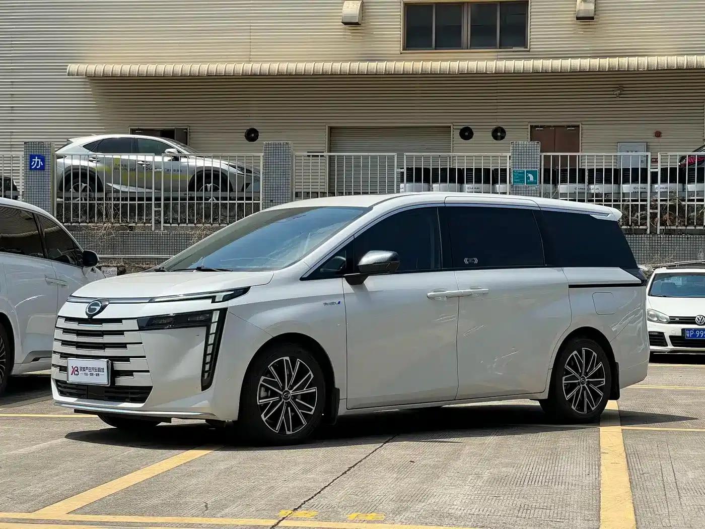 Trumpchi E8 PHEV 2024 Model 150km MAX — миниатюра 1