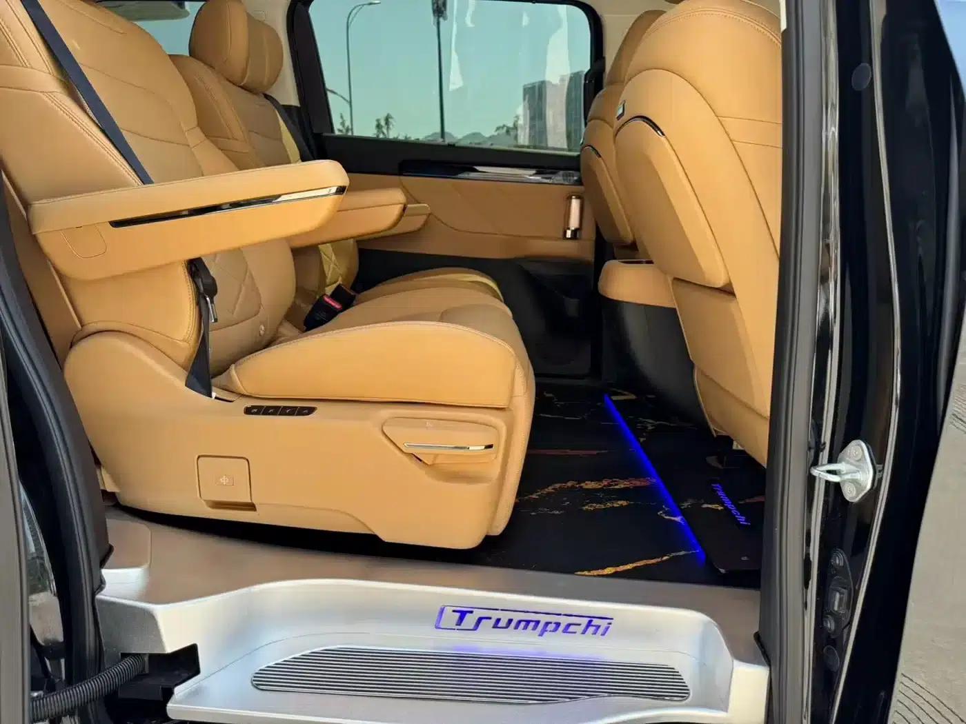 Trumpchi E8 PHEV 2024 Model 150km MAX+ — миниатюра 13