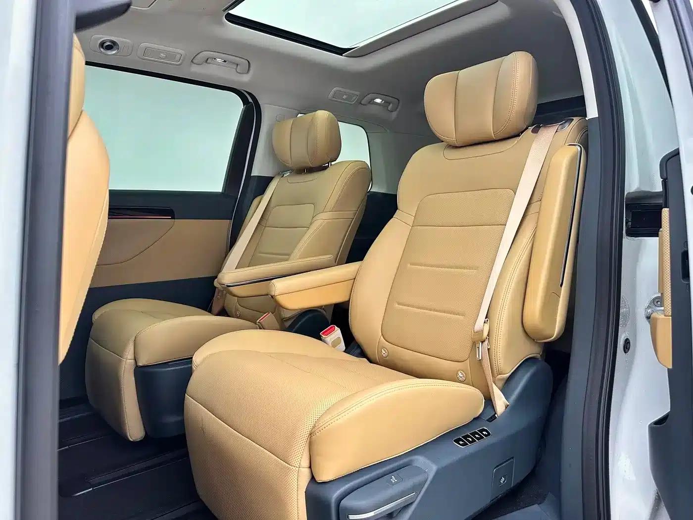 Trumpchi E8 PHEV 2024 Model 150km Dragon Glory Edition — миниатюра 8