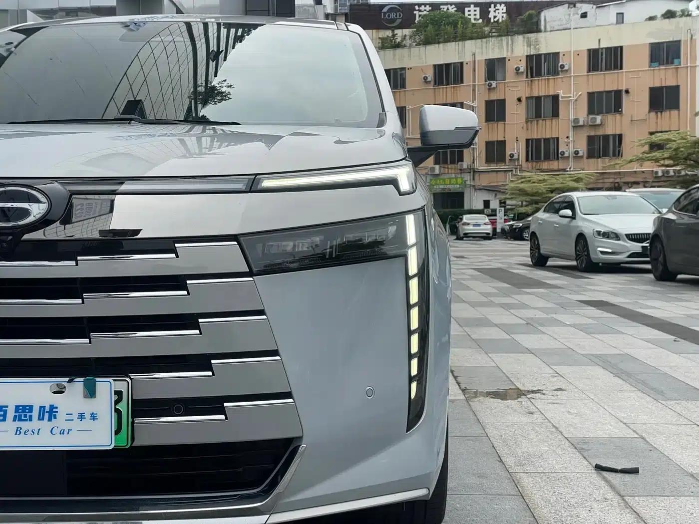 Trumpchi E8 PHEV 2024 Model 150km Dragon Soaring Starry Night+ — миниатюра 3