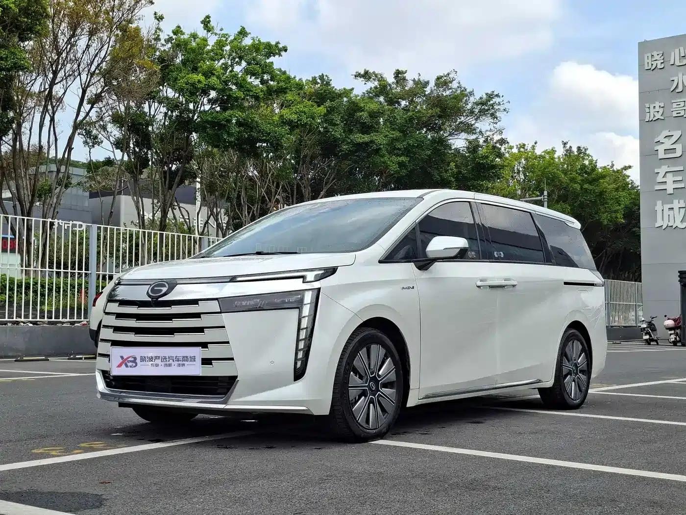 Trumpchi E8 PHEV 2024 Model 150km Dragon Glory+ — миниатюра 1