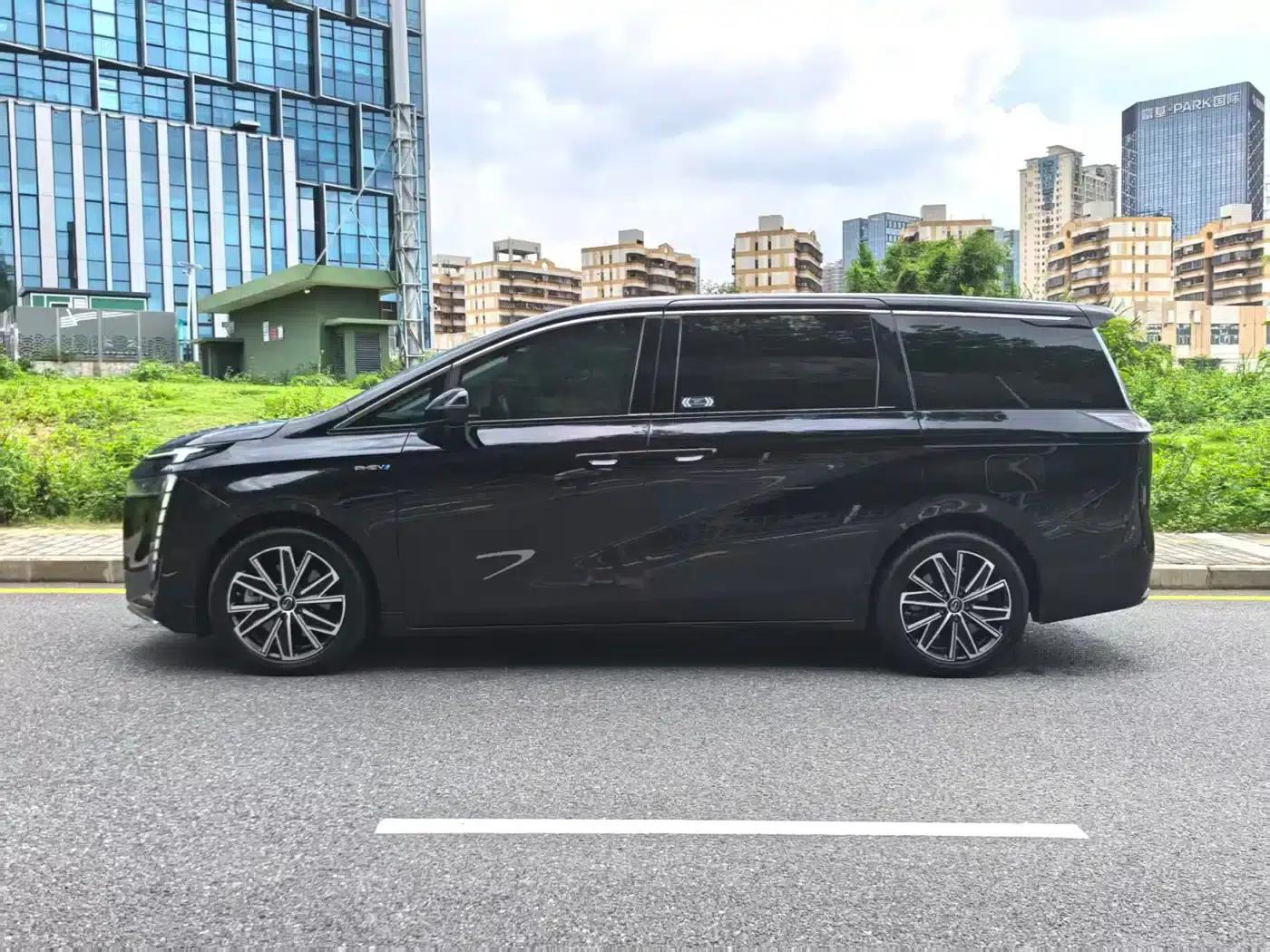 Trumpchi E8 PHEV 2024 Model 150km MAX — миниатюра 3