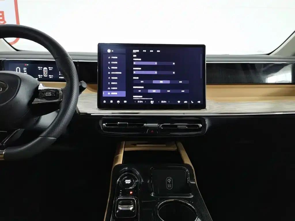 Trumpchi E8 PHEV 2024 Model 150km MAX+ — миниатюра 12