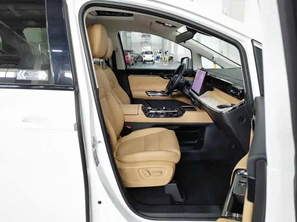 Trumpchi E8 PHEV 2024 Model 150km MAX+ — миниатюра 23