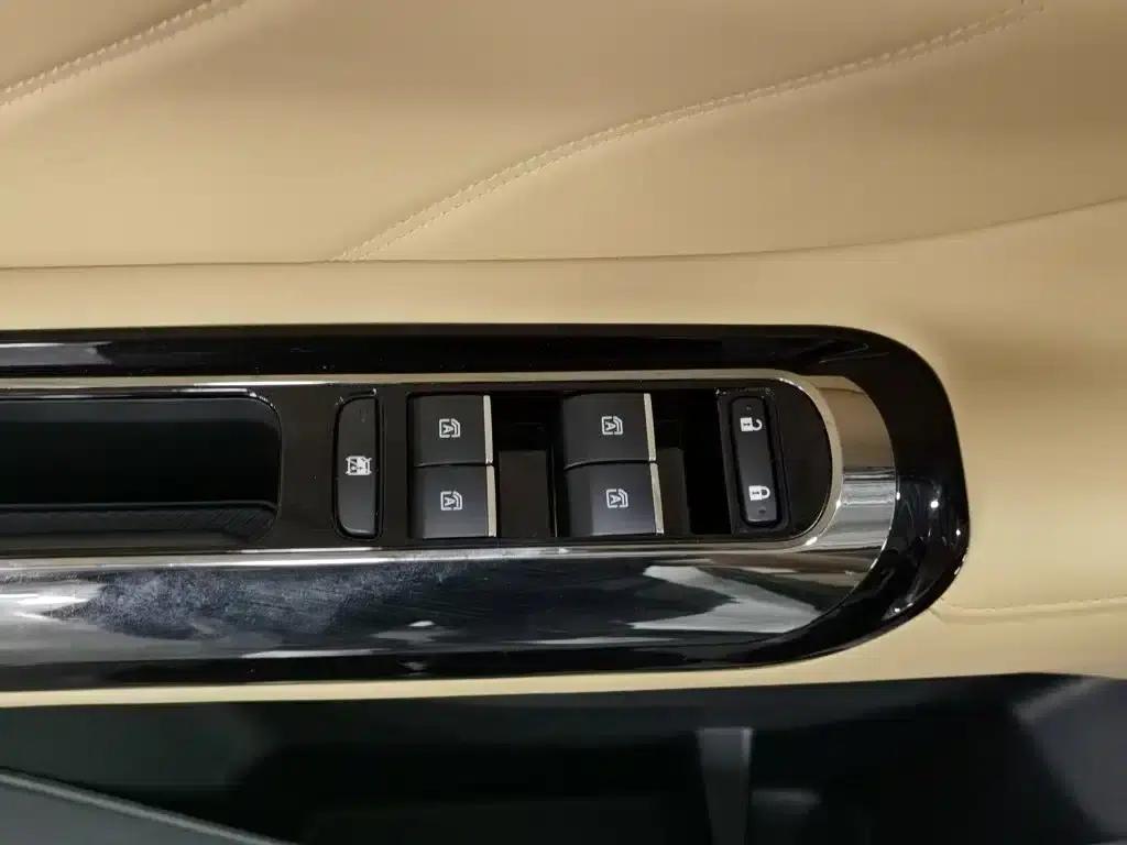 Trumpchi E8 PHEV 2024 Model 150km MAX+ — миниатюра 9
