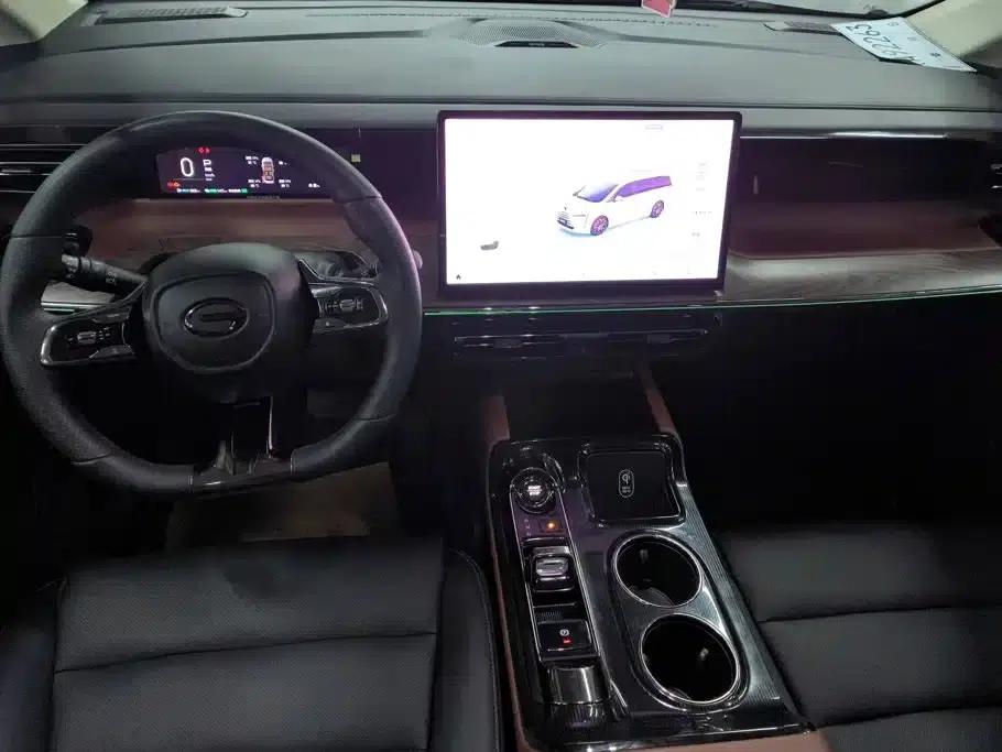 Trumpchi E8 PHEV 2024 Model 150km Dragon Soaring Starry Night+ — миниатюра 11