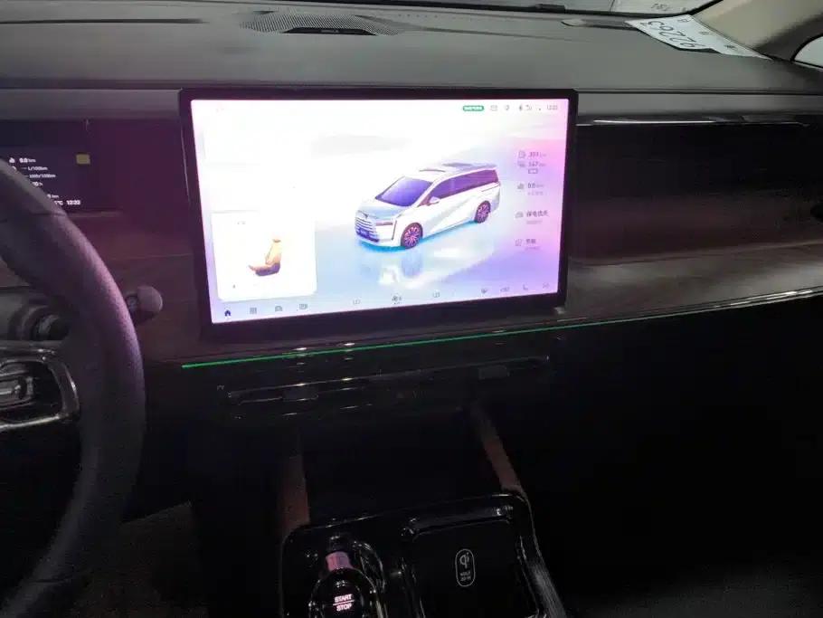 Trumpchi E8 PHEV 2024 Model 150km Dragon Soaring Starry Night+ — миниатюра 12