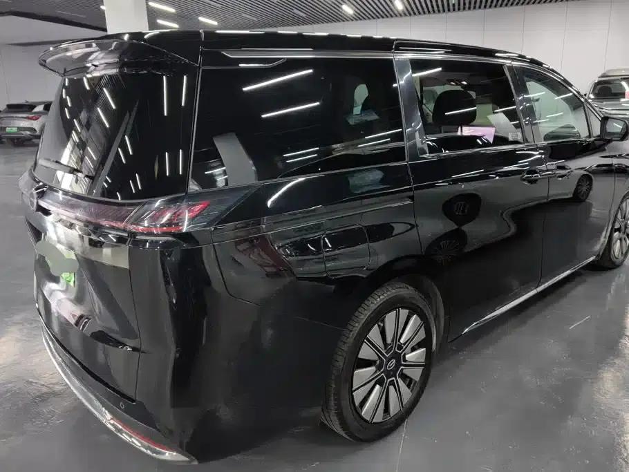 Trumpchi E8 PHEV 2024 Model 150km Dragon Soaring Starry Night+ — миниатюра 3