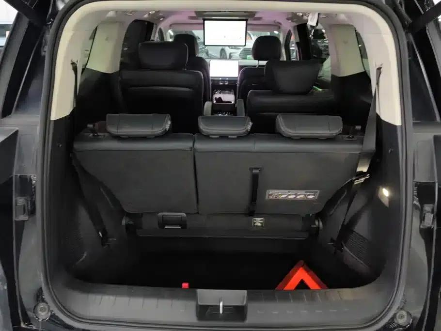 Trumpchi E8 PHEV 2024 Model 150km Dragon Soaring Starry Night+ — миниатюра 4