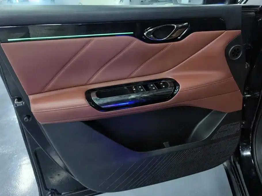 Trumpchi E8 PHEV 2024 Model 150km Dragon Soaring Starry Night+ — миниатюра 7