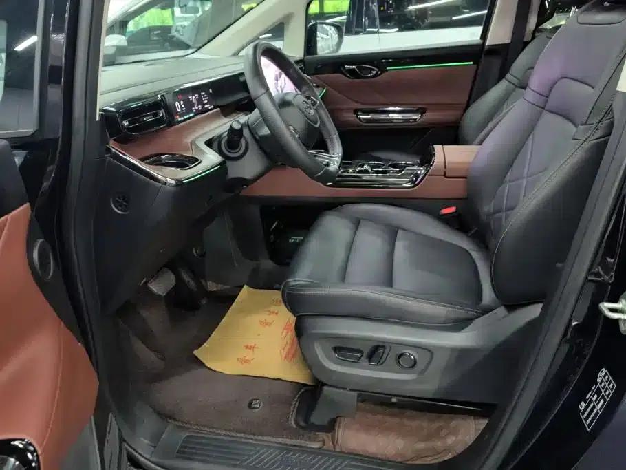 Trumpchi E8 PHEV 2024 Model 150km Dragon Soaring Starry Night+ — миниатюра 8
