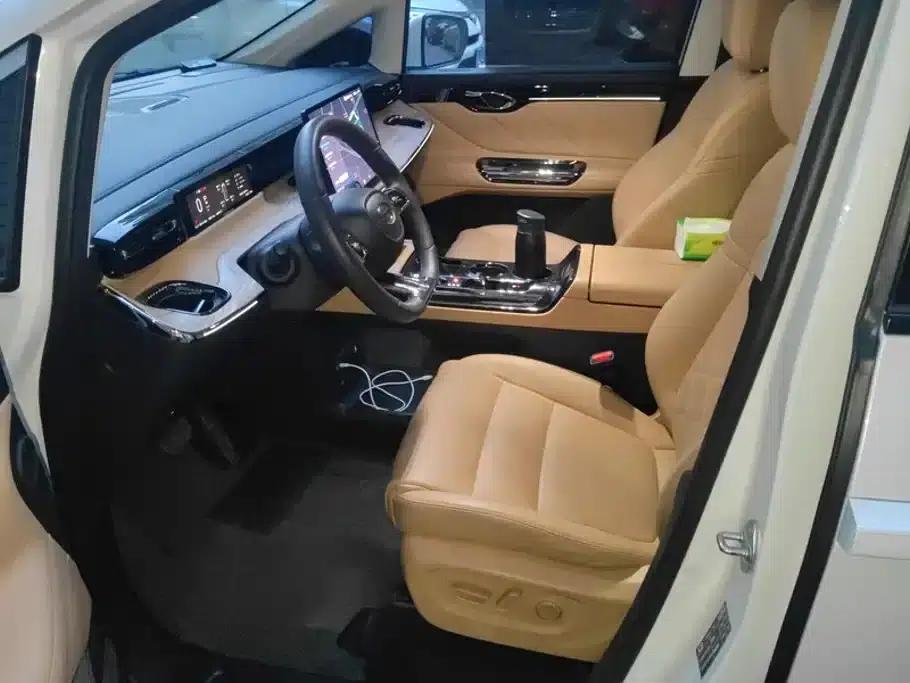Trumpchi E8 PHEV 2024 Model 150km Dragon Glory+ — миниатюра 9