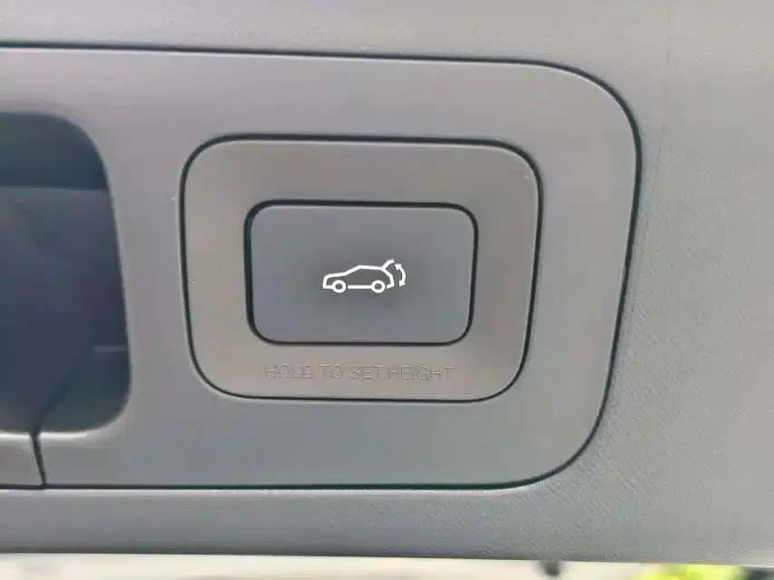 Trumpchi E8 PHEV 2024 Model 150km Dragon Glory Edition — миниатюра 11
