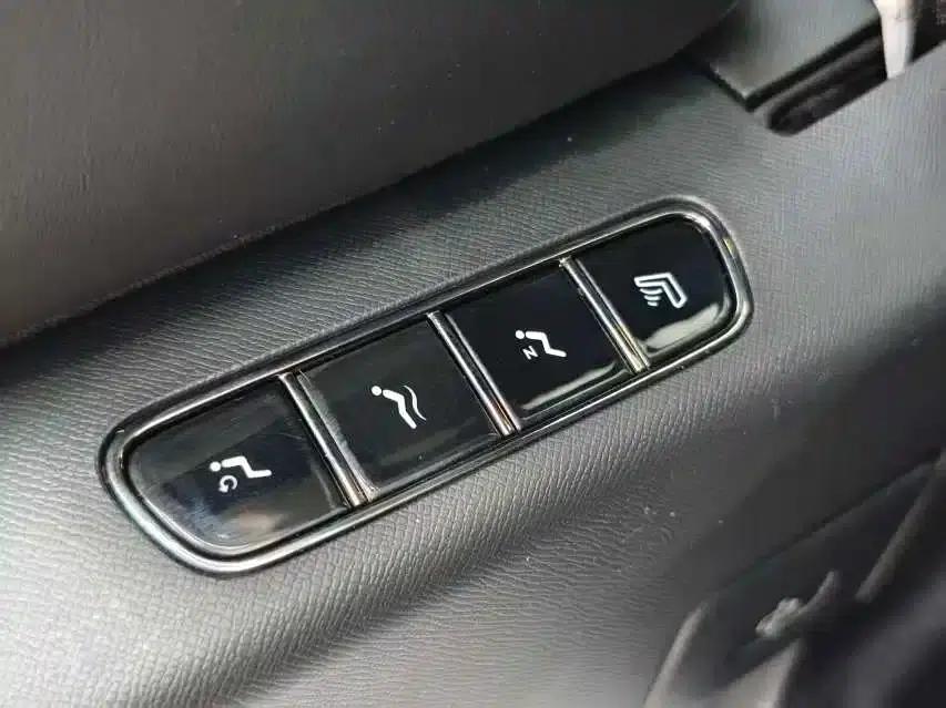Trumpchi E8 PHEV 2024 Model 150km Dragon Glory Edition — миниатюра 13