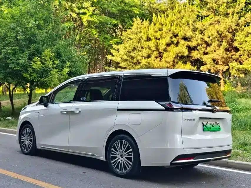 Trumpchi E8 PHEV 2024 Model 150km Dragon Glory Edition — миниатюра 4