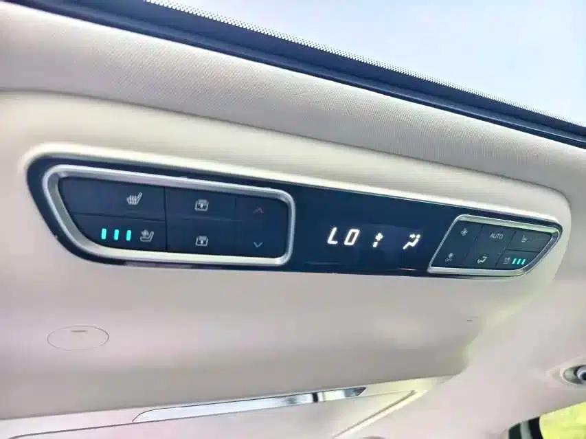 Trumpchi E8 PHEV 2024 Model 150km Dragon Glory Edition — миниатюра 9