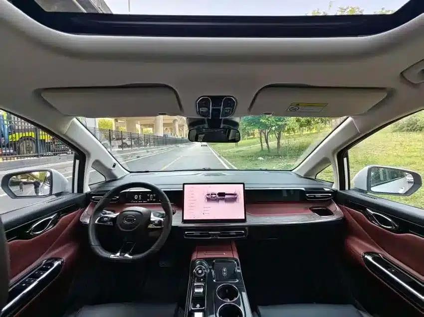 Trumpchi E8 PHEV 2024 Model 150km Dragon Glory Edition — миниатюра 10