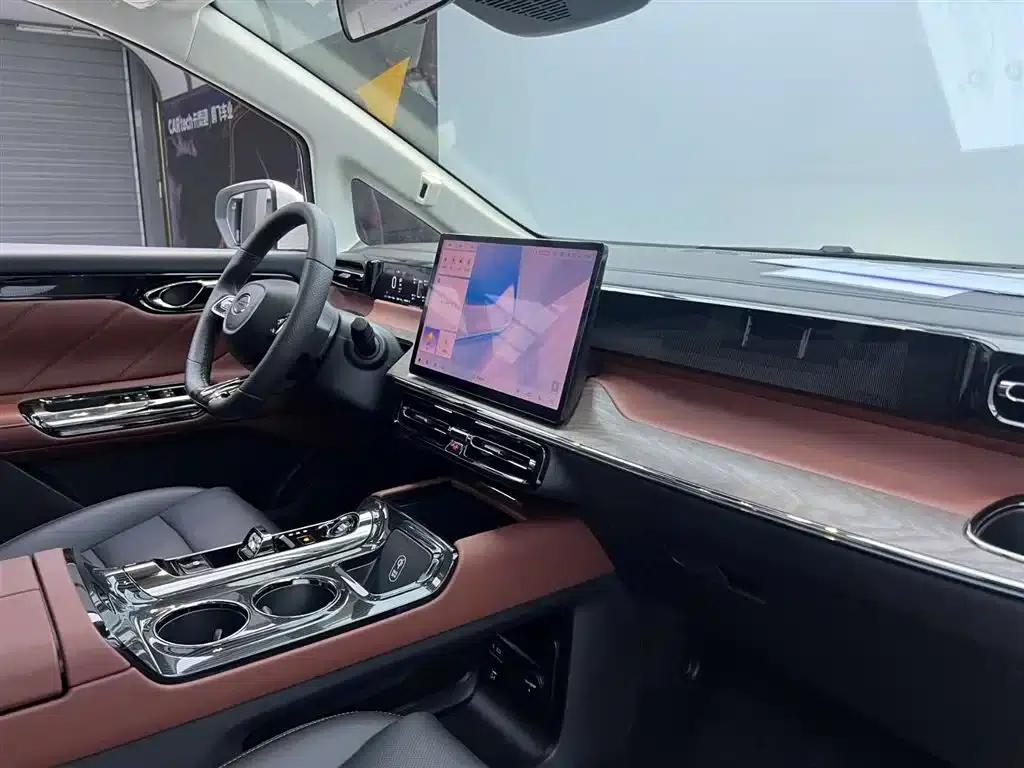 Trumpchi E8 PHEV 2024 Model 150km MAX+ — миниатюра 28