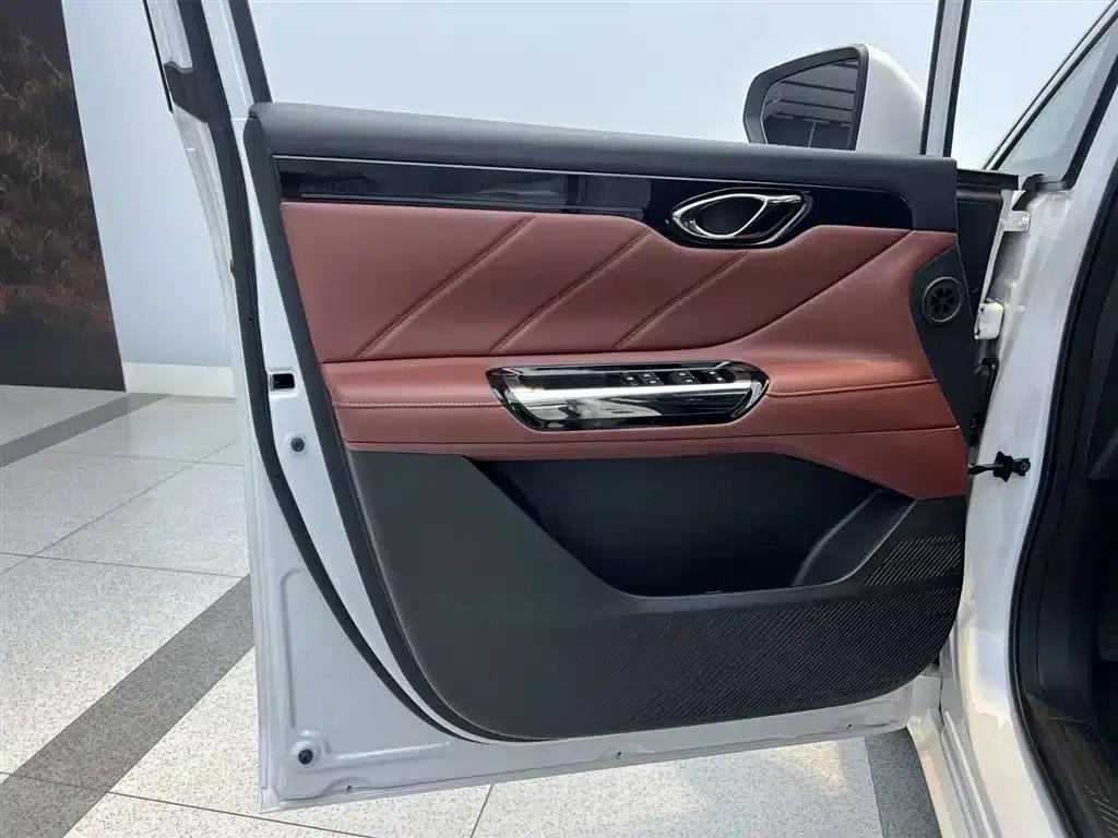 Trumpchi E8 PHEV 2024 Model 150km MAX+ — миниатюра 9