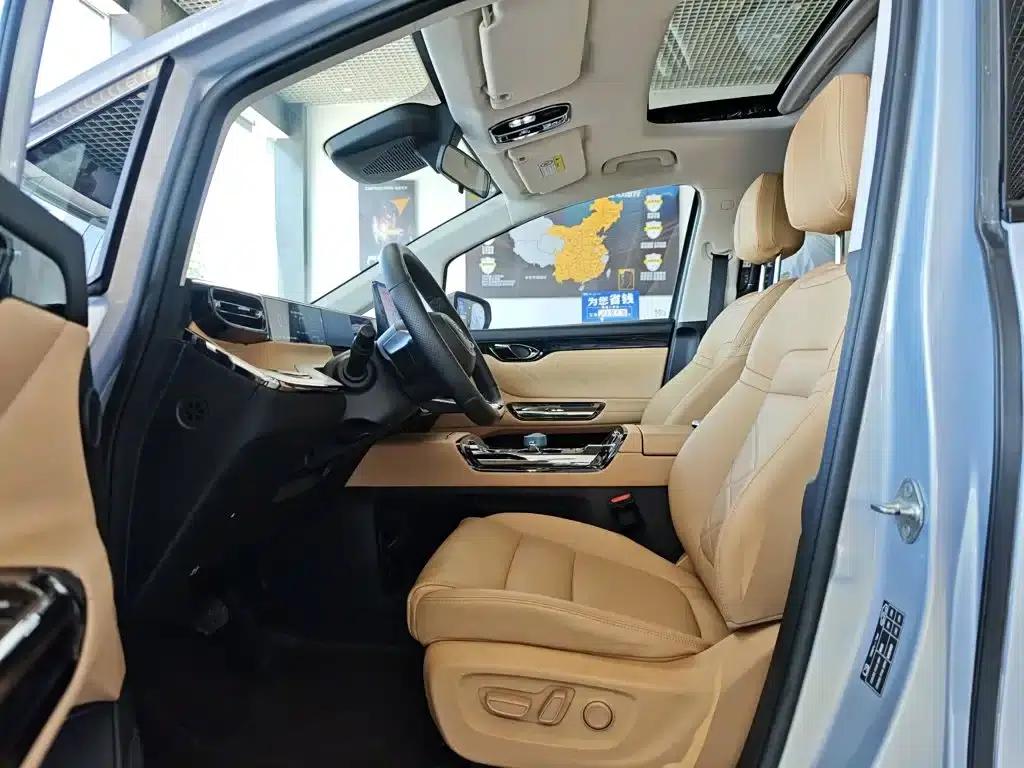 Trumpchi E8 PHEV 2024 Model 150km MAX+ — миниатюра 12