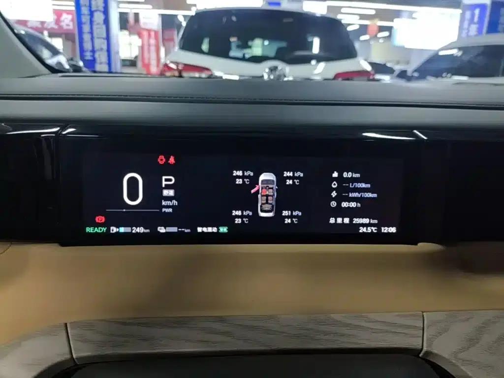 Trumpchi E8 PHEV 2024 Model 150km MAX+ — миниатюра 12