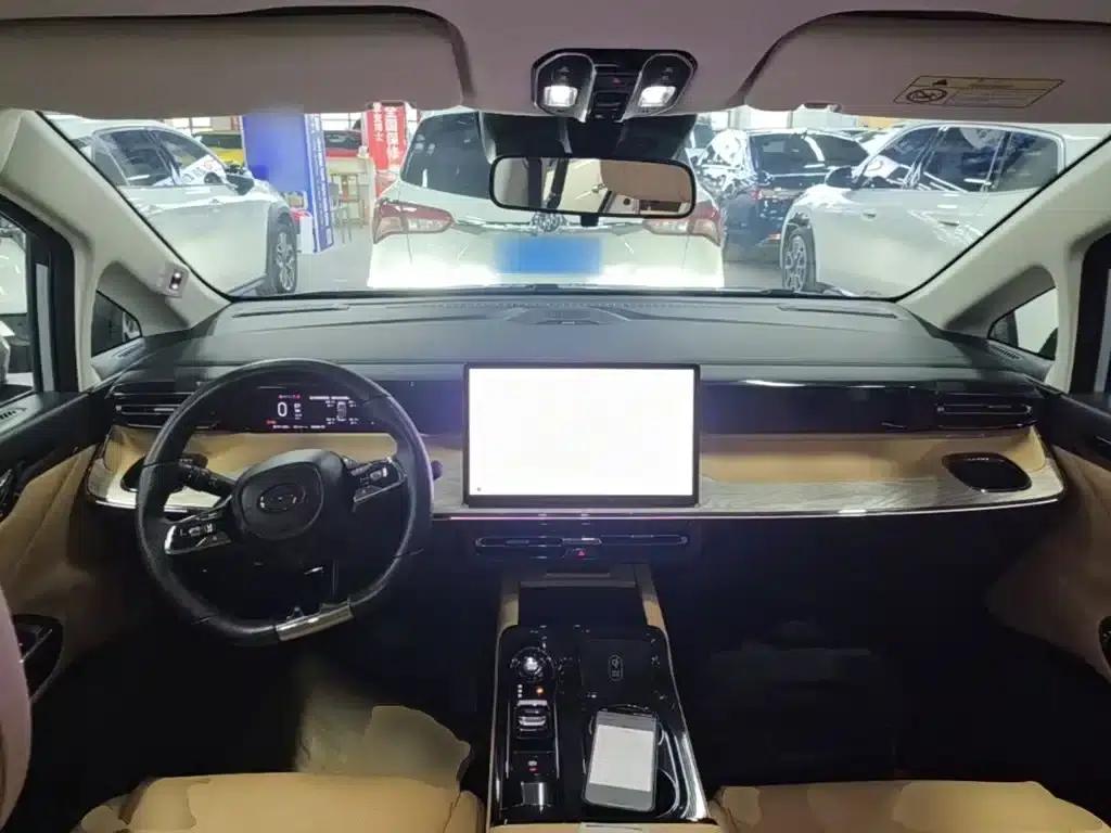 Trumpchi E8 PHEV 2024 Model 150km MAX+ — миниатюра 10